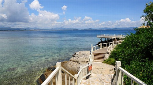 加盟汽车美容店一天多少钱保本，汽车美容加盟店投资前景有哪些