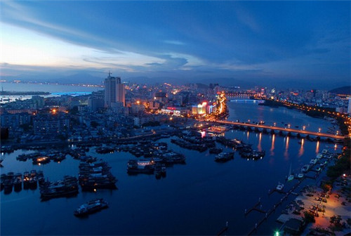 蛋糕店创业成功率高吗广告，创意蛋糕店赚钱